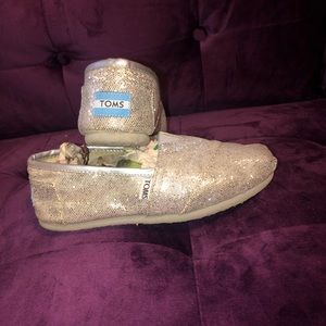 TOMS Silver Textured Loafers